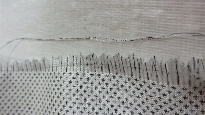 織り端の糸
