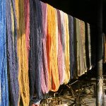 各種カラーの染められた糸